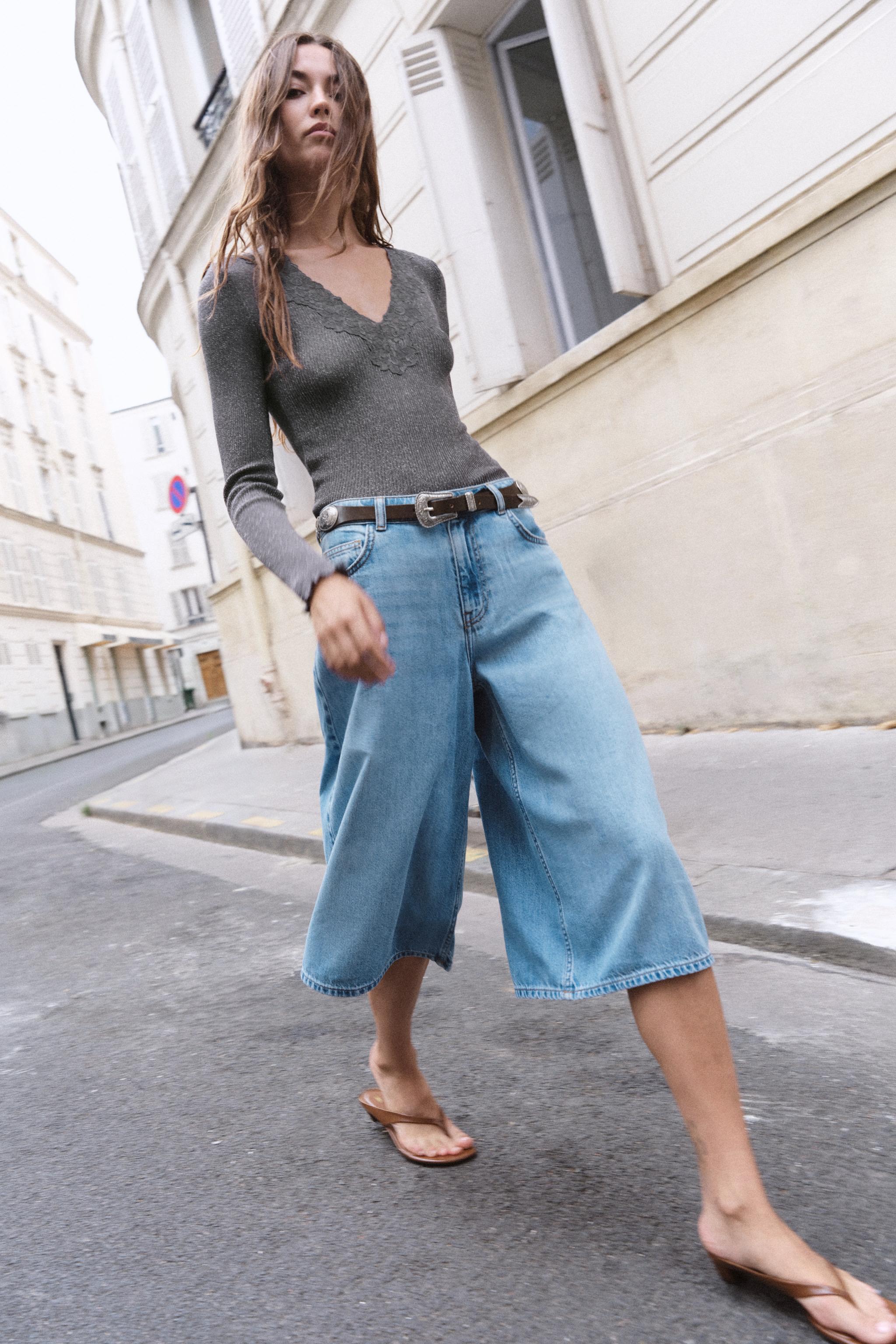 T-SHIRT EN DENTELLE ET FIL MÉTALLISÉ